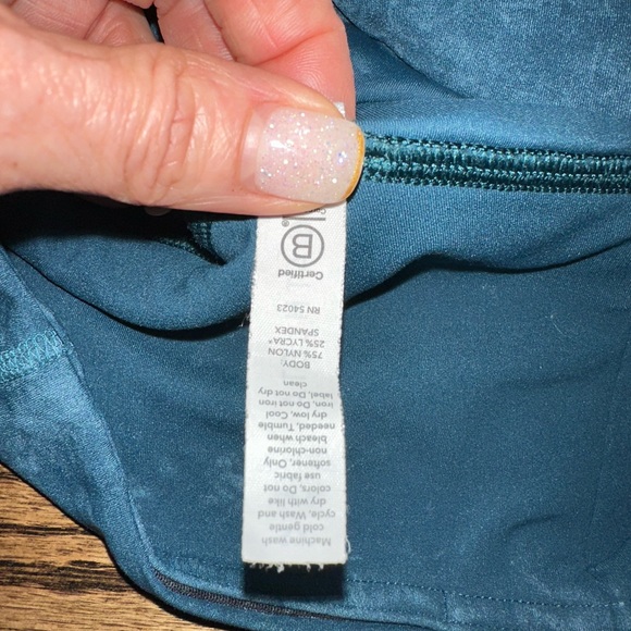 Never Worn Athleta 7/8 legging - Picture 2 of 3